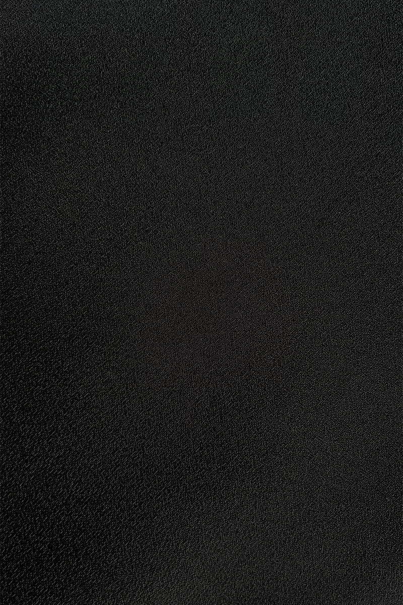 Reine in New Yorker Black