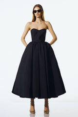 Jo in Avedon Black