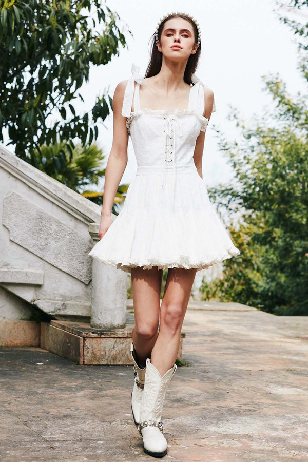 Penelope in Moonrise White