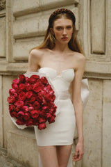 Alix in Temple White