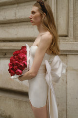 Alix in Temple White